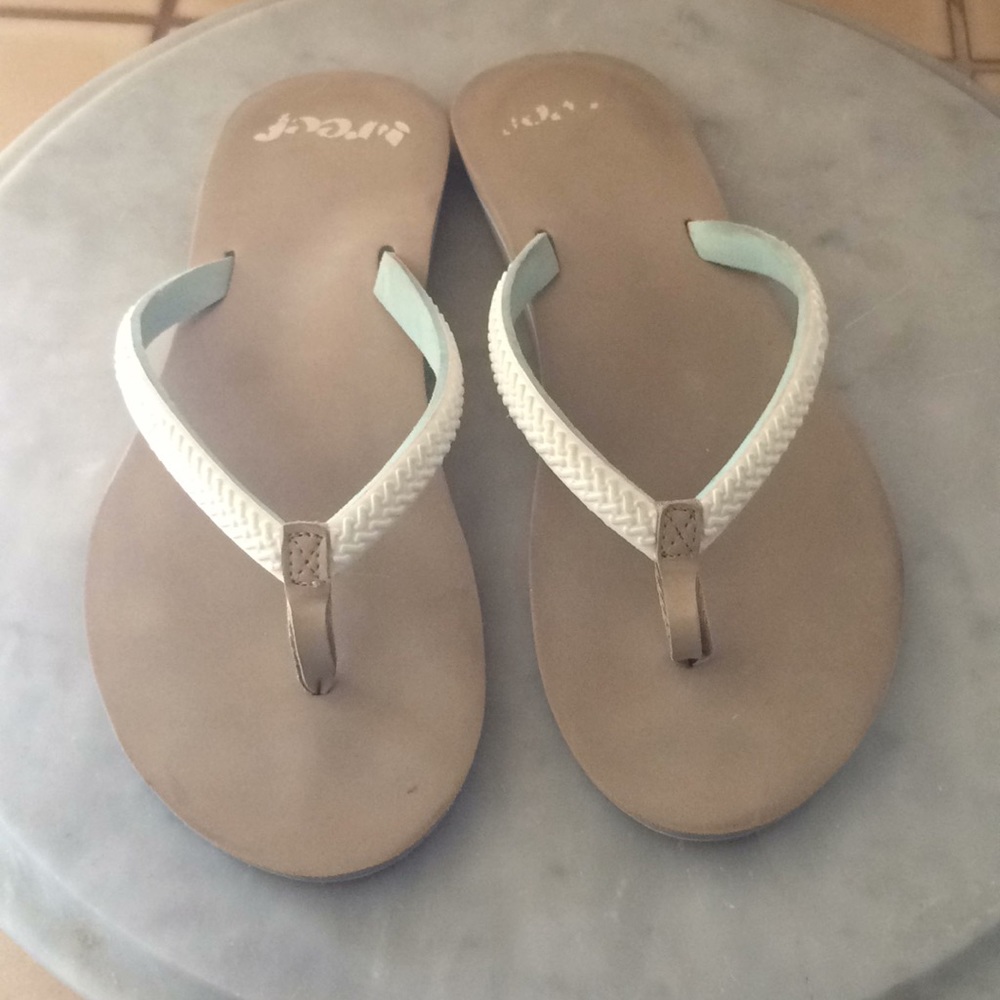 Reef sandals in size 7